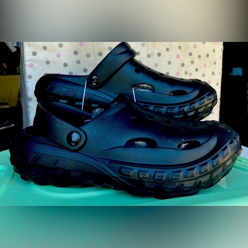 Style crock sandals